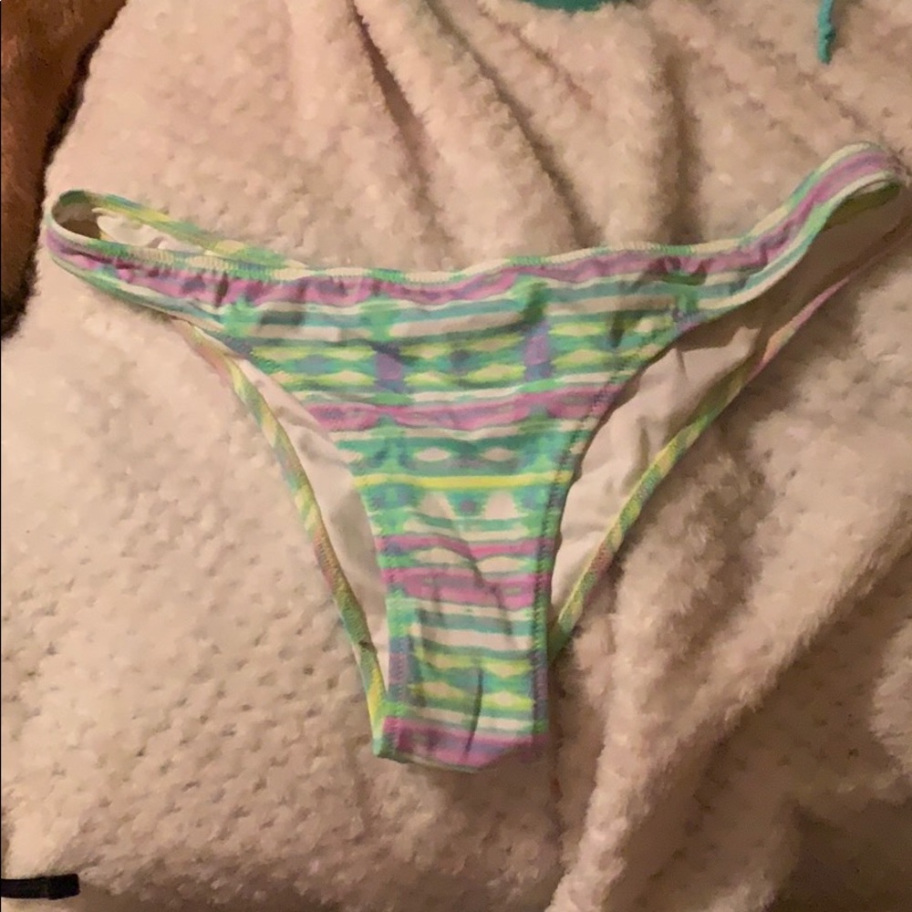 VS bottoms